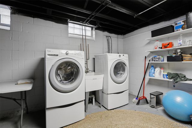 10814 Elgin Avenue, Huntington Woods, MI 48070