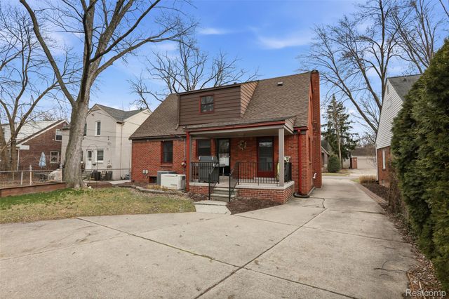 10814 Elgin Avenue, Huntington Woods, MI 48070