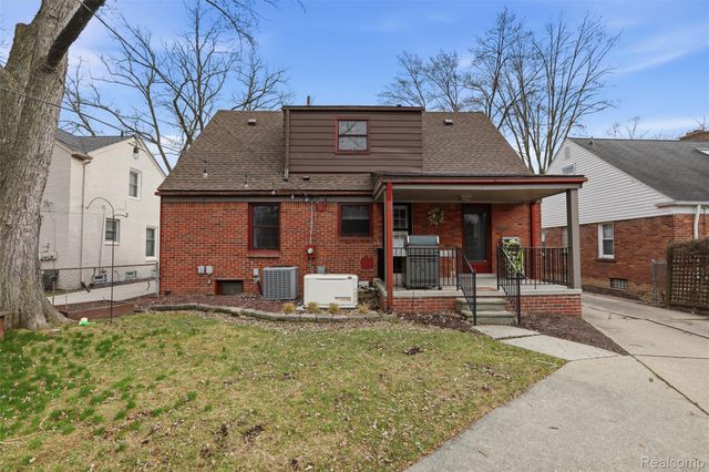 10814 Elgin Avenue, Huntington Woods, MI 48070