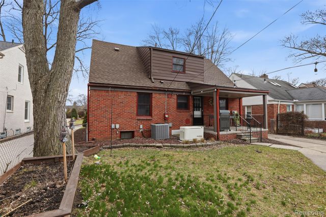 10814 Elgin Avenue, Huntington Woods, MI 48070