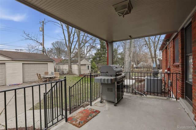 10814 Elgin Avenue, Huntington Woods, MI 48070