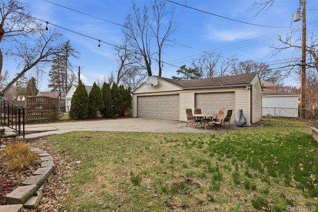 10814 Elgin Avenue, Huntington Woods, MI 48070