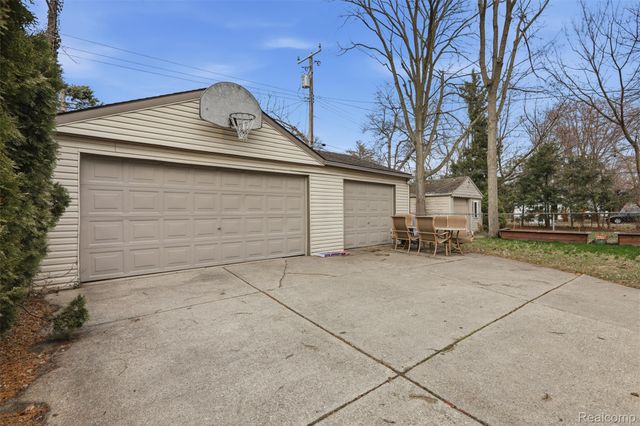 10814 Elgin Avenue, Huntington Woods, MI 48070