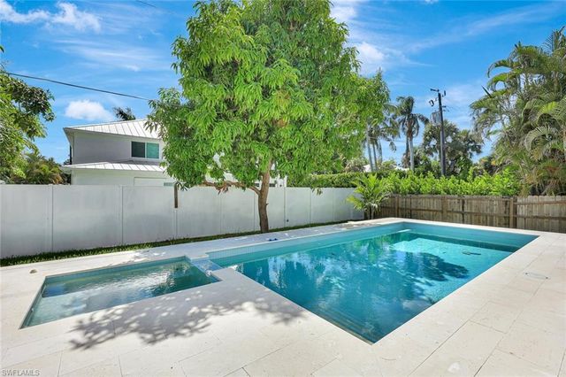 1248 13th AVE N, Naples, FL 34102