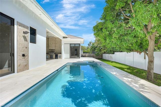 1248 13th AVE N, Naples, FL 34102