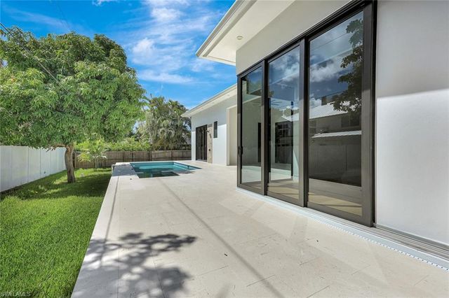 1248 13th AVE N, Naples, FL 34102