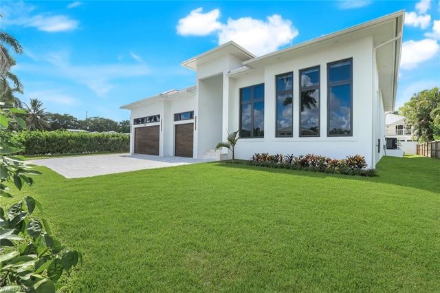 1248 13th AVE N, Naples, FL 34102