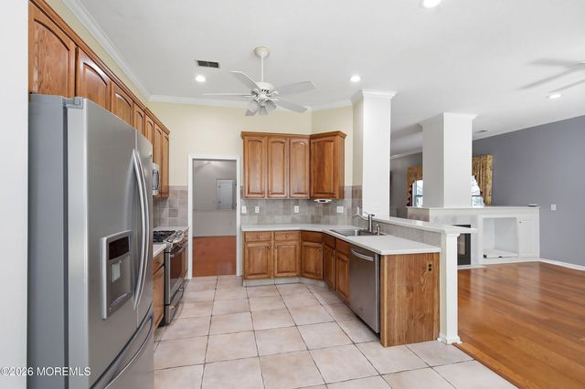 47 Greensprings Drive, Lakewood, NJ 08701