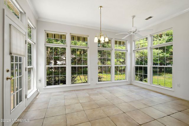 47 Greensprings Drive, Lakewood, NJ 08701