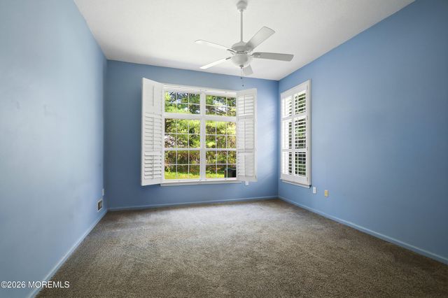 47 Greensprings Drive, Lakewood, NJ 08701