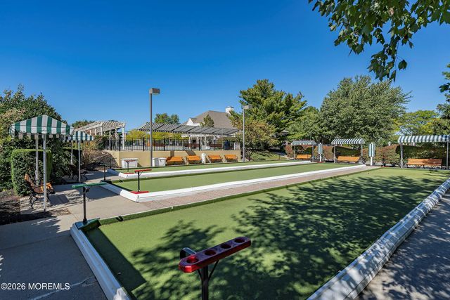 47 Greensprings Drive, Lakewood, NJ 08701