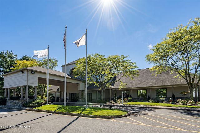 47 Greensprings Drive, Lakewood, NJ 08701