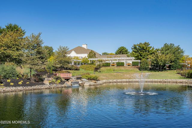 47 Greensprings Drive, Lakewood, NJ 08701
