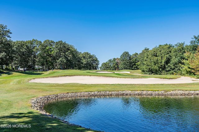 47 Greensprings Drive, Lakewood, NJ 08701