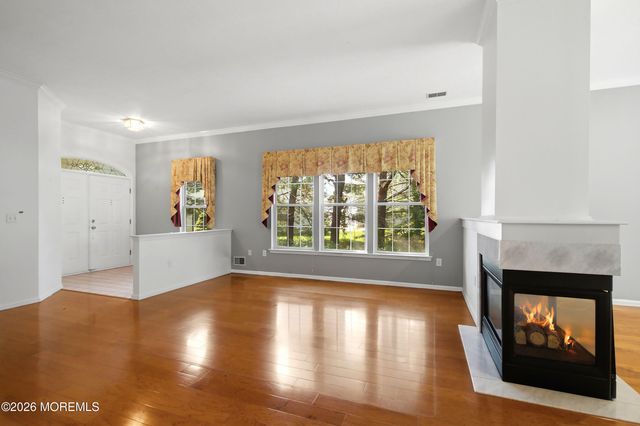 47 Greensprings Drive, Lakewood, NJ 08701