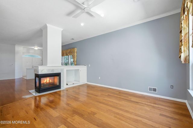 47 Greensprings Drive, Lakewood, NJ 08701