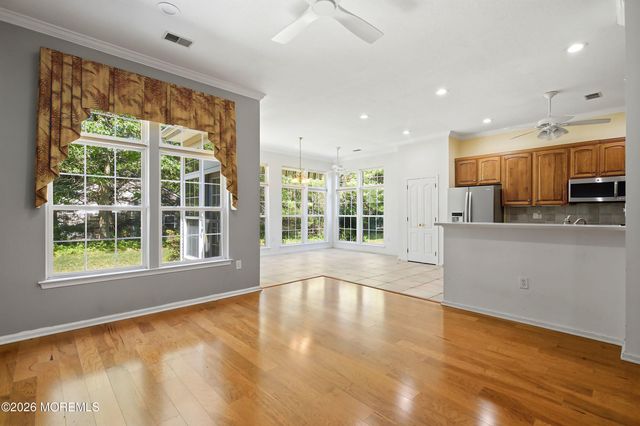 47 Greensprings Drive, Lakewood, NJ 08701