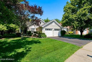 47 Greensprings Drive, Lakewood, NJ 08701