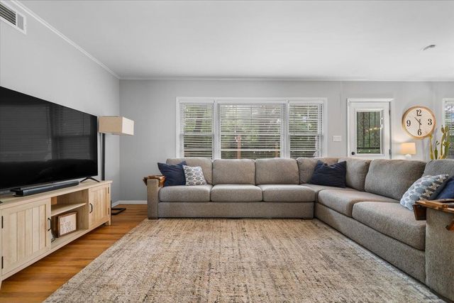 1127 PERKINS TER, Memphis, TN 38117