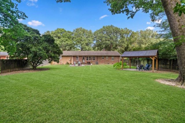 1127 PERKINS TER, Memphis, TN 38117
