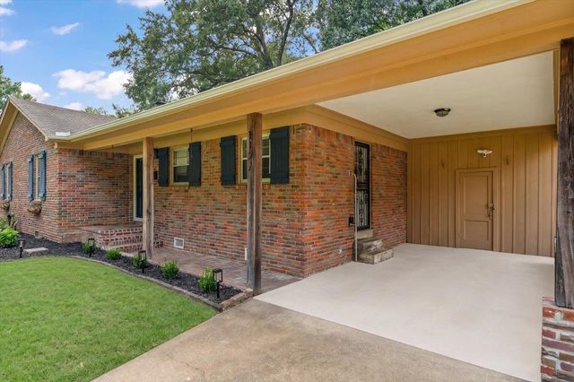 1127 PERKINS TER, Memphis, TN 38117