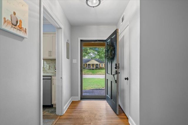 1127 PERKINS TER, Memphis, TN 38117