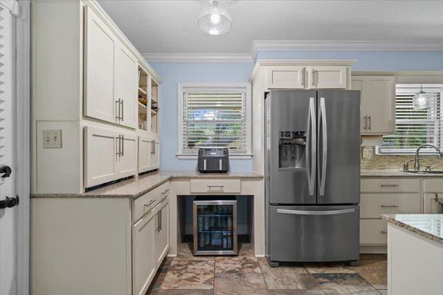 1127 PERKINS TER, Memphis, TN 38117