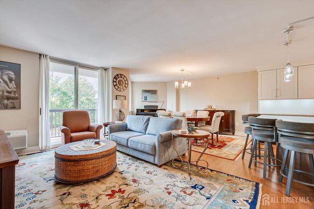 30 S Adelaide Avenue 2M, Highland Park, NJ 08904