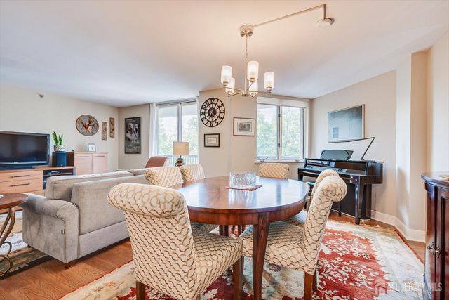 30 S Adelaide Avenue 2M, Highland Park, NJ 08904