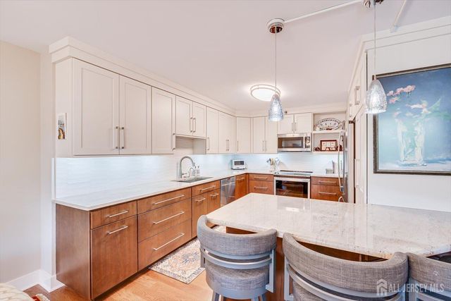 30 S Adelaide Avenue 2M, Highland Park, NJ 08904