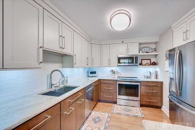 30 S Adelaide Avenue 2M, Highland Park, NJ 08904