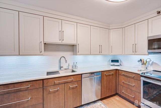 30 S Adelaide Avenue 2M, Highland Park, NJ 08904