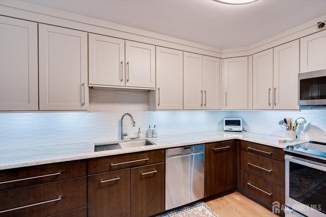 30 S Adelaide Avenue 2M, Highland Park, NJ 08904