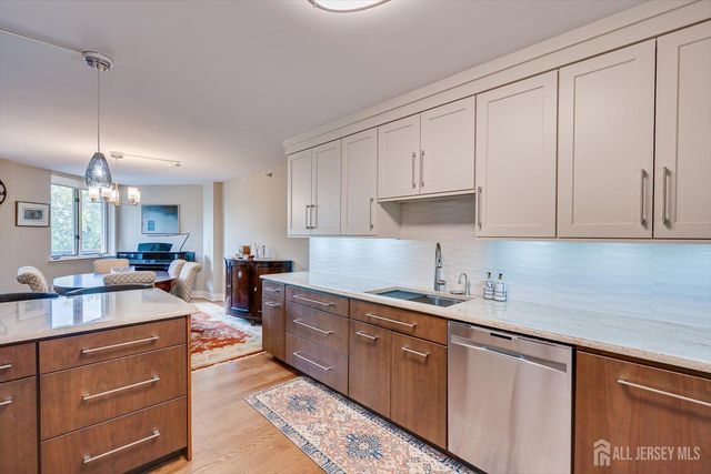 30 S Adelaide Avenue 2M, Highland Park, NJ 08904
