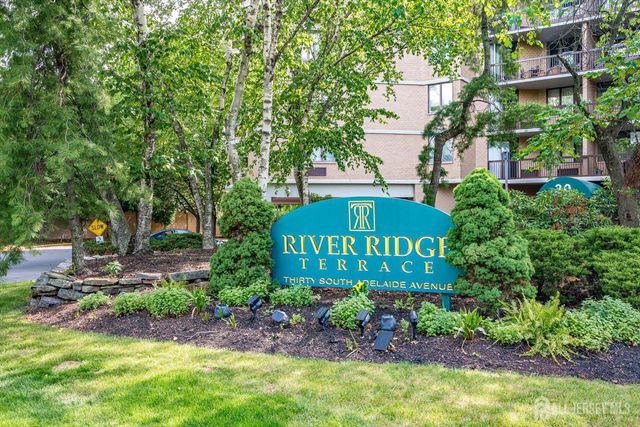30 S Adelaide Avenue 2M, Highland Park, NJ 08904