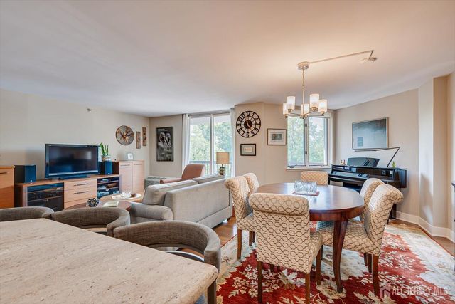30 S Adelaide Avenue 2M, Highland Park, NJ 08904