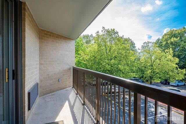 30 S Adelaide Avenue 2M, Highland Park, NJ 08904