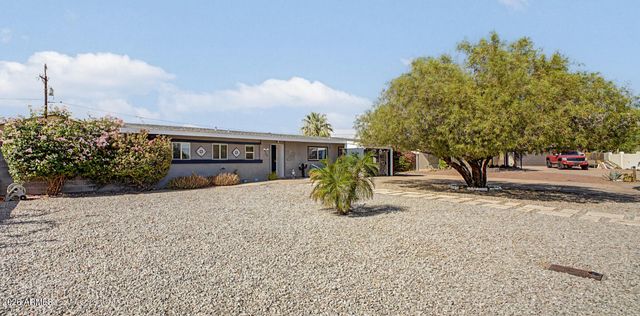 930 E DESERT Avenue, Apache Junction, AZ 85119