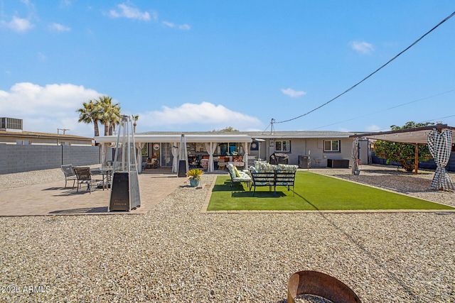 930 E DESERT Avenue, Apache Junction, AZ 85119