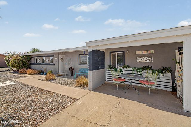 930 E DESERT Avenue, Apache Junction, AZ 85119