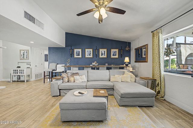 930 E DESERT Avenue, Apache Junction, AZ 85119