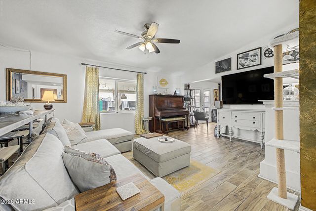 930 E DESERT Avenue, Apache Junction, AZ 85119