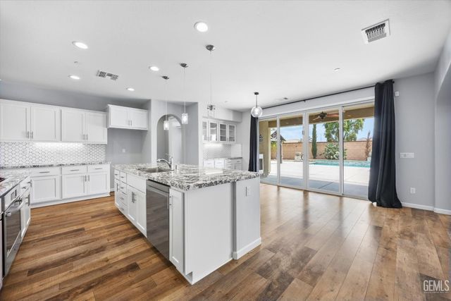 15309 Northampton Avenue, Bakersfield, CA 93314