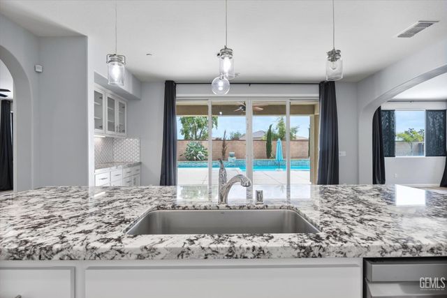 15309 Northampton Avenue, Bakersfield, CA 93314