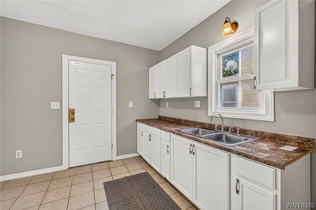 1881 Willow Avenue, Niagara Falls, NY 14305