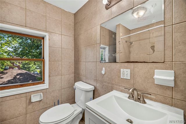 1881 Willow Avenue, Niagara Falls, NY 14305