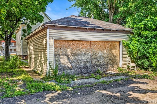 1881 Willow Avenue, Niagara Falls, NY 14305
