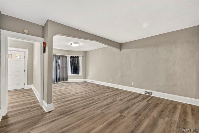 1881 Willow Avenue, Niagara Falls, NY 14305