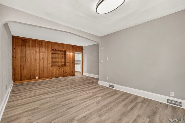 1881 Willow Avenue, Niagara Falls, NY 14305