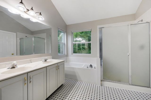 1451 Richmond Lane, Algonquin, IL 60102